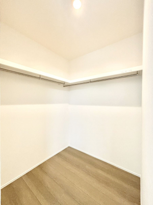 ̑@EH[NCN[[bgtŐԂLpł܂B