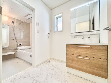 ̑@ʏ͂Ƃ̂Xy[XŁAgxx̃XLPASɗ]TĂłłB  