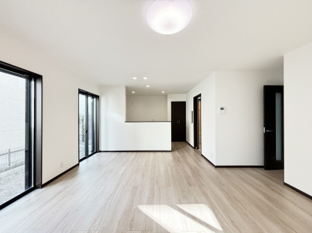 rO@Ƒ̓₩Șbŕ܂閾邢rO  