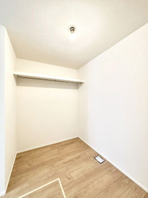 ̑@EH[NCN[[bgtŐԂLpł܂B