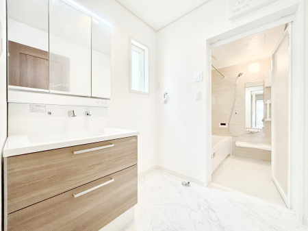 ���̑��@�L�X�Ƃ�Ƃ�̂��郉���h���[�X�y�[�X�B  