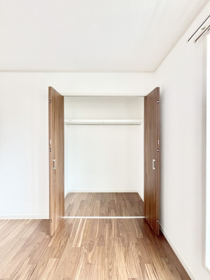 ���[�@�m���̃N���[�[�b�g�B���s��������̂Ō���̈ߗނ�����������܂�܂��B