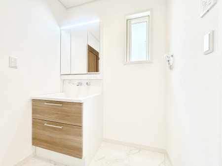 ���̑��@�������̂�����K��Ԃł��B�����̐g�x�x���C�����ǂ����g�������܂��B 