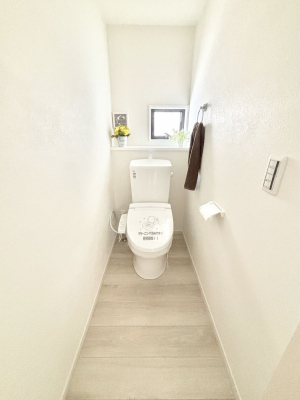 �g�C���@�g�C����1�K��2�K���ꂼ��ɔz�u����Ă��ĂƂĂ��֗��ł��B 