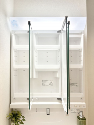 ���̑����ρ@�O�ʋ��̗��ɁA���ϕi��q���p�i�Ȃǂ����[�\�B���ʑ����������ƕۂ��܂��I