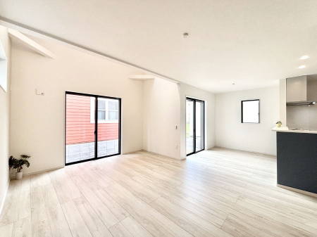 ���r���O�@�Z�ޕ��̌��������o�����A�C���e���A���l����̂��y���݂ȃ��r���O�ł��I 