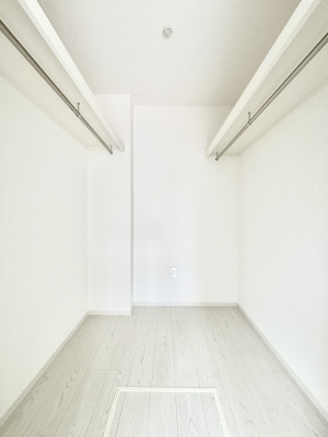 ̑@EH[NCN[[bgtŐԂLpł܂B