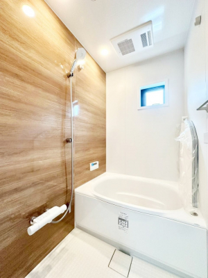 �����@����̔�������Ă���閾�邢�������̂���o�X���[��