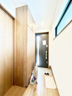 ���ց@�K���X�X���b�g�̓��������փh�A�������Ɍ���͂��Ă���܂�