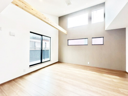 ���r���O�@�傫�ȑ����炽���Ղ�̗z���ƕ����������郊�r���O