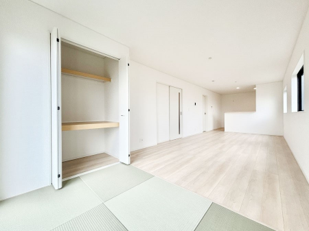 rO@rÖpɂ̓^^~R[i[I_炩̋Ԃ͂ql̗VяƂďd󂵂܂B