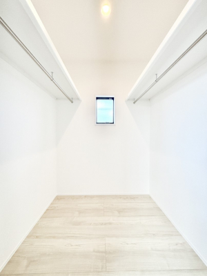 ̑@EH[NCN[[bgtŐԂLpł܂B