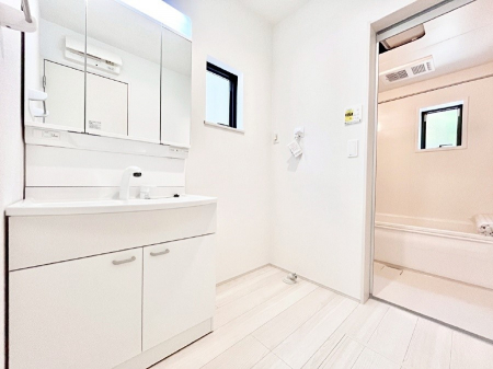 ̑@ʏ͂Ƃ̂Xy[XŁAgxx̃XLPASɗ]TĂłłB  