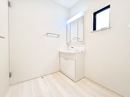 ʑEʏ@Ă̂ŎC̑ꏊłCłKłB̐gxxCǂs܂ˁB