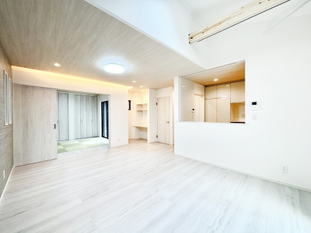 rO@Ƒ̓₩Șbŕ܂閾邢rOB   