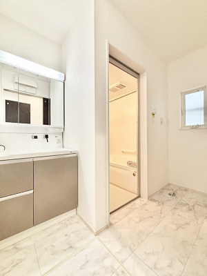 ̑@ʏ͂Ƃ̂Xy[XŁAgxx̃XLPASɗ]TĂłłB  