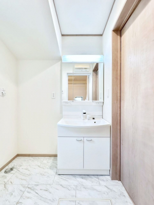 ʑEʏ@Ƃ̐ʃXy[XŒ̐gxxX[Y