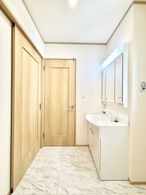 ʑEʏ@邢ʏ͖̐gxxyłႢłB