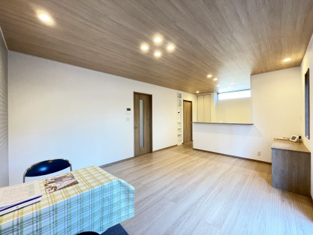 rO@kcj͉Ƒ݂Ȃ̉KԁIH͂AbAƑ̂Ȃ厖ȃXy[XłB 