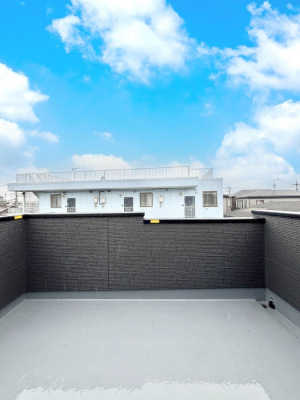 oRj[@[toRj[B߂ǂA傫Ȑ󕨂LĊ܂B