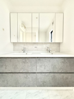 ʑEʏ@Ƃ̐ʃXy[XŒ̐gxxX[Y