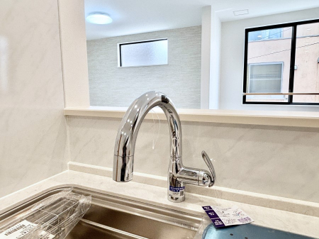 ̑ρ@֌ɐGꂸAŁAoE~ł^b`X