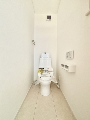 �g�C���@�g�C����1�K��2�K���ꂼ��ɔz�u����Ă��ĂƂĂ��֗��ł��B 