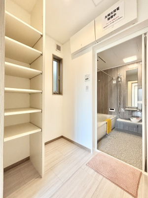 ̑@ʑXy[XƐ@u͂ꂼƗBƑłʑpł܂B