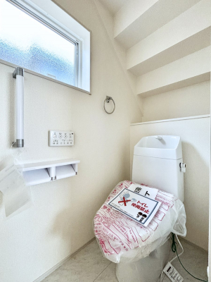 �g�C���@�g�C����1�K��2�K���ꂼ��ɔz�u����Ă��ĂƂĂ��֗��ł��B 