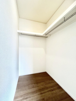 ̑@EH[NCN[[bgtŐԂLpł܂B