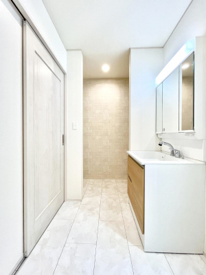 ʑEʏ@邢ʏ͖̐gxxyłႢłB