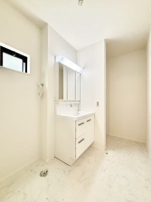 ���̑��@�L�X�Ƃ�Ƃ�̂��郉���h���[�X�y�[�X�B    