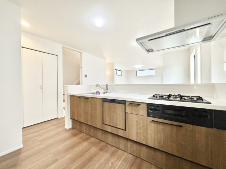 �L�b�`���@���������Ȃ���ł����Ƒ��Ƃ̉�b���y���߂�ΖʃL�b�`��  