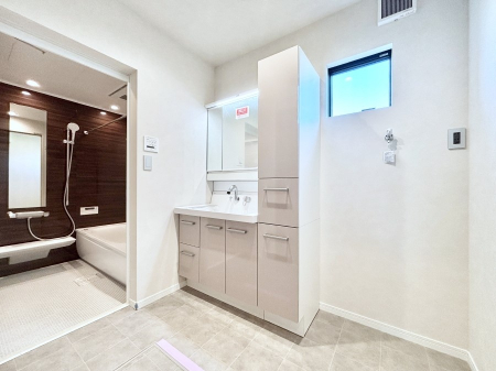 ���̑��@�������̂�����K��Ԃł��B�����̐g�x�x���C�����ǂ����g�������܂��B 