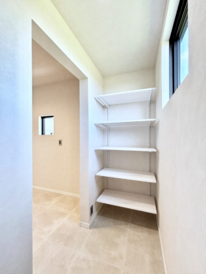 ���̑����ρ@�L�b�`���ɂ̓p���g���[�I�H�ނ̃X�g�b�N�͂������A���p�i�̎��[�Ȃǎg�����͂��낢��I