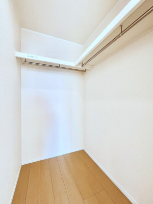 ̑@EH[NCN[[bgtŐԂLpł܂B