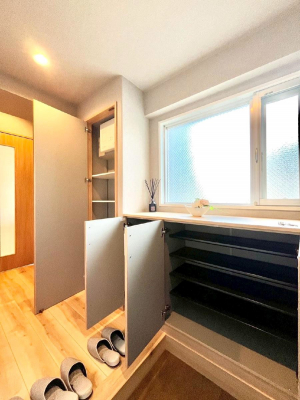 ̑ρ@Ղ[łV[Y{bNXŉƑŠCAւB  