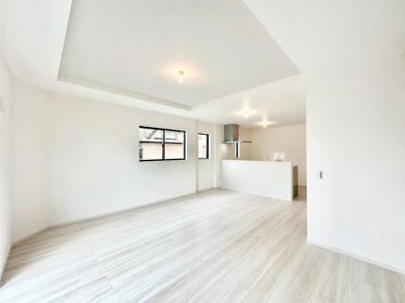 ̑ρ@Ƒ̏Ί炪RƐ܂ĂAȕ͋C̃_CjOɎdオĂ܂