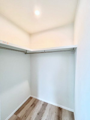 ̑@EH[NCN[[bgtŐԂLpł܂B