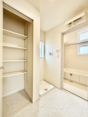 ʑEʏ@ʏɂ͊[ItĂ܂B 