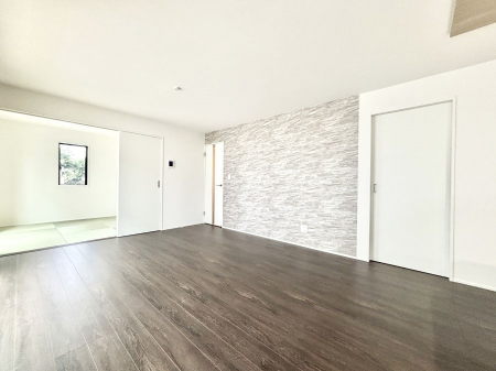 ̑ρ@Ƒ̏Ί炪RƐ܂ĂAȕ͋C̃_CjOɎdオĂ܂B