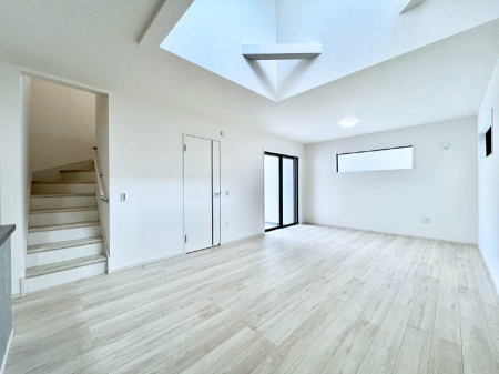 rO@̂郊rOIzŜ𖾂邭Ƃ炵ArOŜĴԂɂȂ܂B