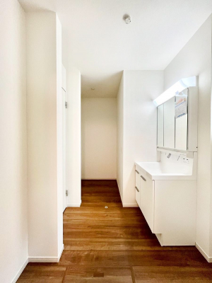 ʑEʏ@ʏɂ͐܂̃XgbN^IȂǂ̎[ɕ֗ȃlɂ܂