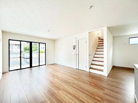 ̑ρ@ƑƂ̃R~jP[V[܂郊rOCKi̗p_CjO