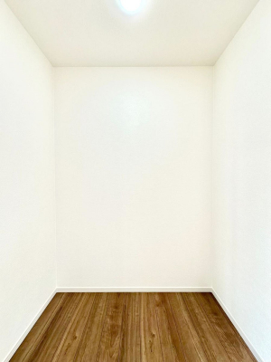 ̑@EH[NCN[[bgtŐԂLpł܂B