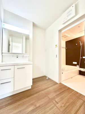 ʑEʏ@邢ʏ͖̐gxxyłႢłB