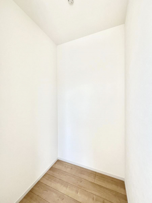 ̑@EH[NCN[[bgtŐԂLpł܂B