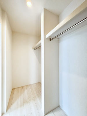 ̑@EH[NCN[[bgtŐԂLpł܂B