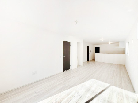 ���r���O�@�傫�ȑ����炽���Ղ�̗z���ƕ����������郊�r���O