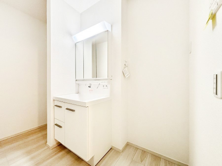 ���̑��@����������z���C�g�J���[����Ƃ��������h���[�X�y�[�X